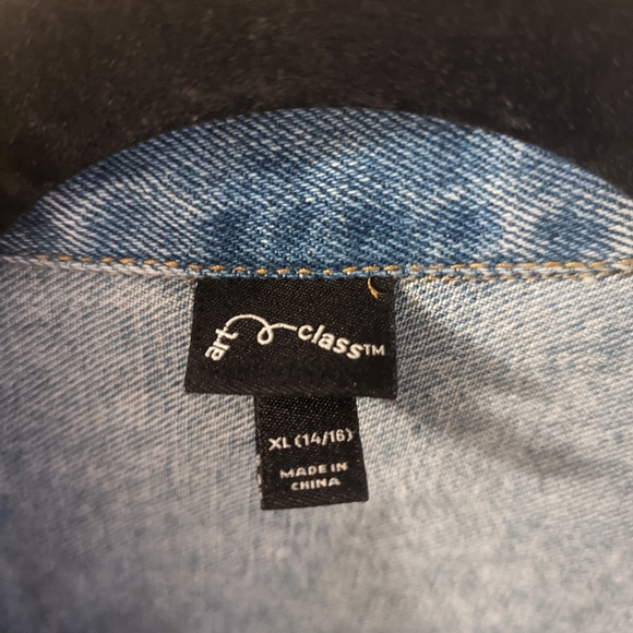 Girls denim jacket with stud shoulder detail, XL 14/16 - Picture 2 of 3